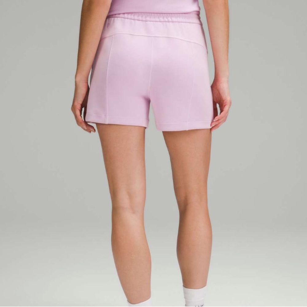 Lululemon Softstreme High-Rise Short 4" vitapink size 4